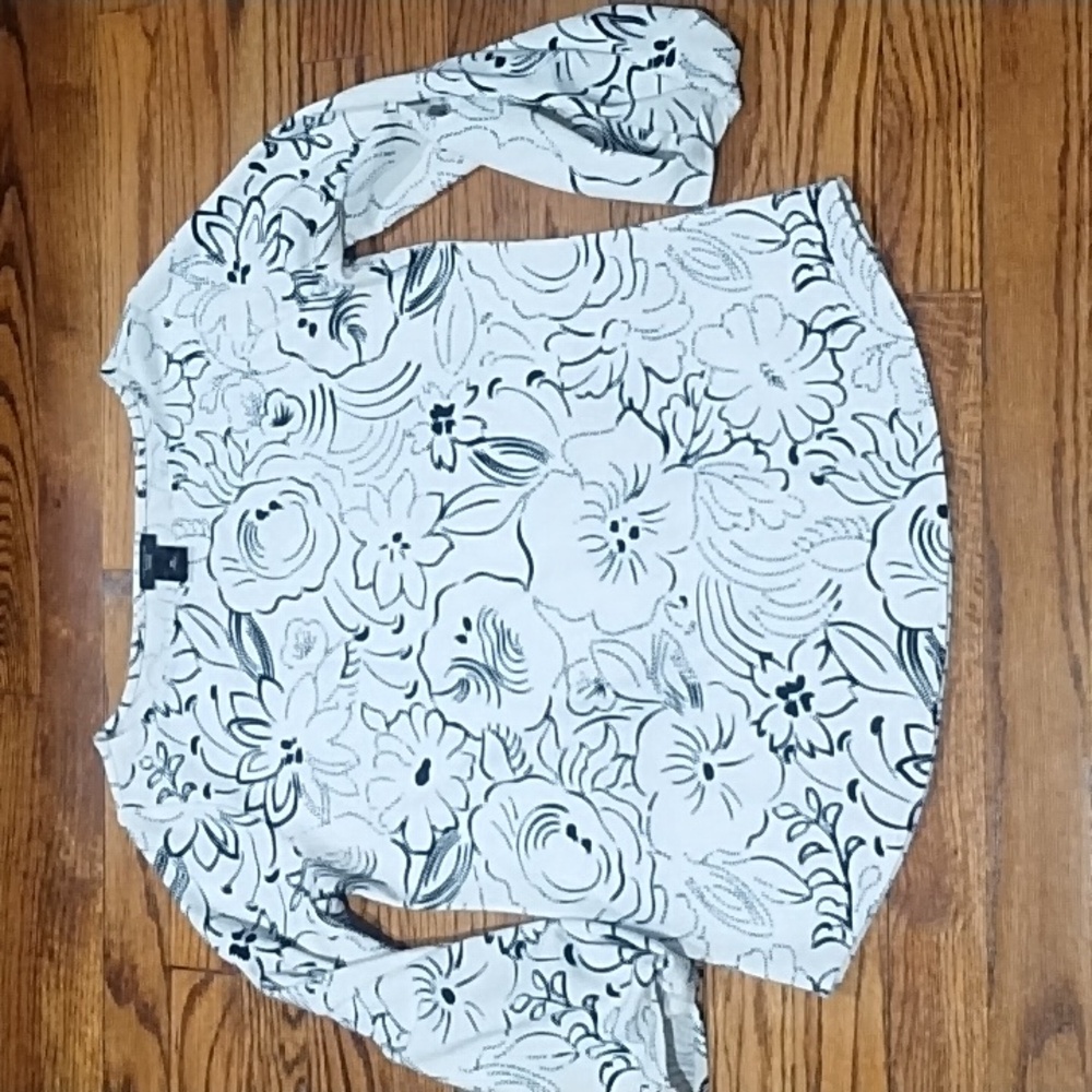 Ann Taylor Black and White Floral Blouse